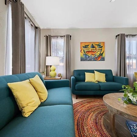 Spacious Centrally Located New 2 Bedroom Property! Инглвуд Экстерьер фото